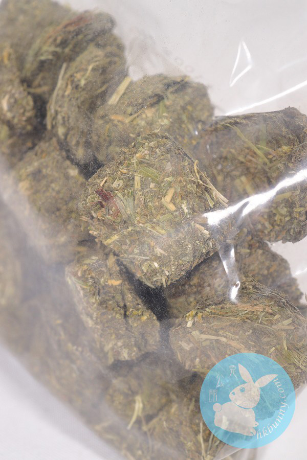 Momi 摩米 Alfalfa Hay 紫花苜蓿草磚 1bls